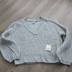 a.n.a Light Gray V-Neck Sweater